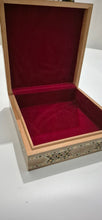 Load image into Gallery viewer, A mosaic box صندوق موزاييك من عراقة وتراث الشرق الأوسط