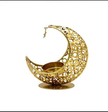 Load image into Gallery viewer, حامل شموع ذهبي على شكل هلال ونجمة