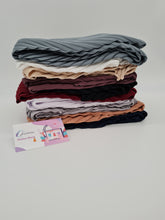 Load image into Gallery viewer, Aya Crepe Shawl ( شالات كريب مكسر )