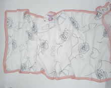 Load image into Gallery viewer, Bella shawls