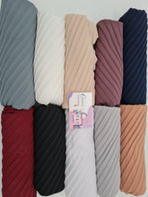 Load image into Gallery viewer, Aya Crepe Shawl ( شالات كريب مكسر )