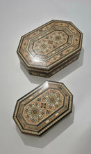 Load image into Gallery viewer, A mosaic box,صندوق موزاييك من عراقة وتراث الشرق الأوسط.

