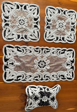 Load image into Gallery viewer, طقم طاولات3 &amp;  4 &amp; 5قطع
