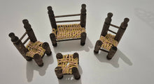 Load image into Gallery viewer, مجسمات خشبية صغيرة مستوحاة من التراث العربي الأصيل،
