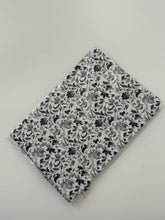 Load image into Gallery viewer, One-piece Lycra hijab with multiple patterns(حجاب رياضي قطعة واحدة ليكرا بنقوشات والوان مختلفة)
