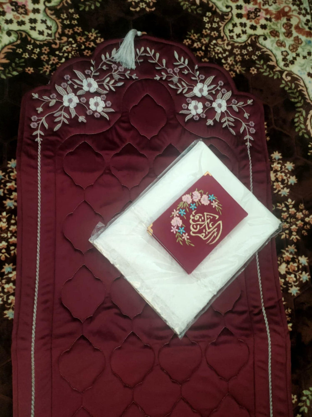 prayer package consisting of a prayer mat (Adult size)