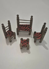 Load image into Gallery viewer, مجسمات خشبية صغيرة مستوحاة من التراث العربي الأصيل،
