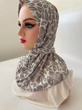 Load image into Gallery viewer, One-piece Lycra hijab with multiple patterns(حجاب رياضي قطعة واحدة ليكرا بنقوشات والوان مختلفة)
