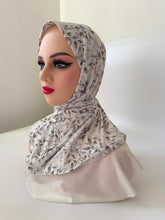 Load image into Gallery viewer, One-piece Lycra hijab with multiple patterns(حجاب رياضي قطعة واحدة ليكرا بنقوشات والوان مختلفة)
