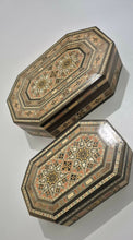 Load image into Gallery viewer, A mosaic box,صندوق موزاييك من عراقة وتراث الشرق الأوسط.
