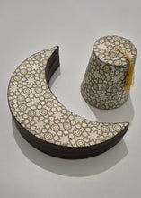 Load image into Gallery viewer, صحن ضيافة مقاس لارج على شكل هلال وطربوش
